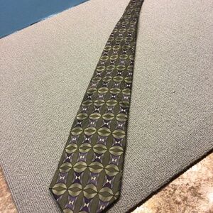 Van Heusen Green with Purple thru Men’s Necktie